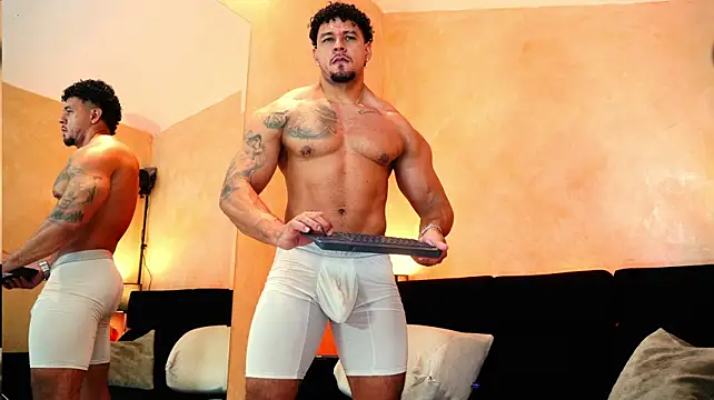 MassimoWalton2 Show in webcam