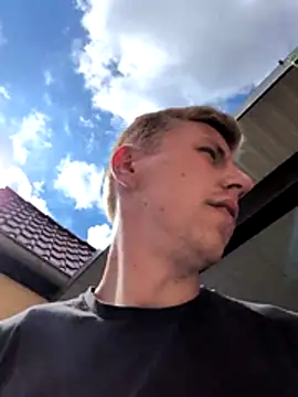 W3rtzuio Webcam Show