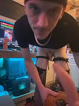 Twist_N_Tease's Webcam Show