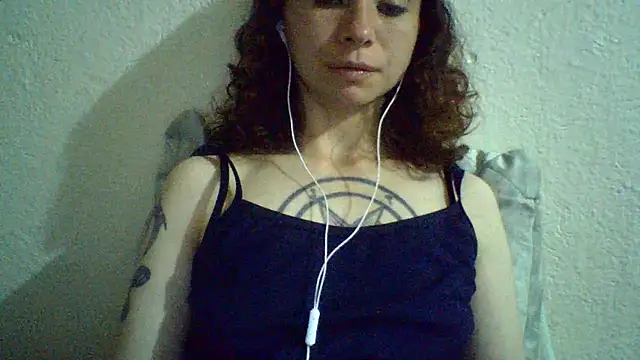 חדר צ'אט בשידור חי של CELEna098rs707