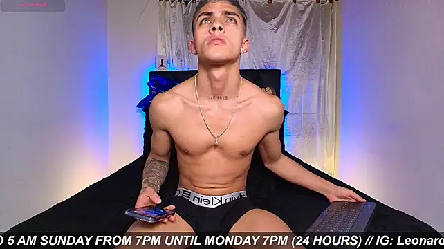 James1Leee's Webcam Show