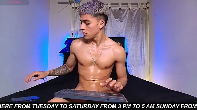 James1Leee webcam show
