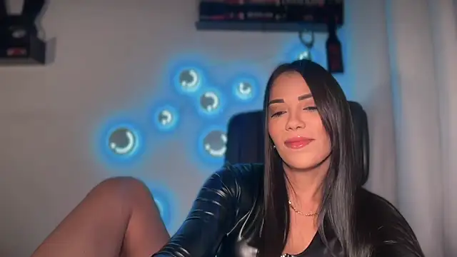 Chat +18 de mistresslaviniabr ao vivo