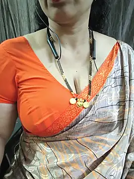 bhuvana_555 Adlı Modelin Canlı XXX Sohbeti