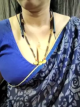 bhuvana_555's Live XXX Chat