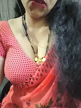 Pokazy przed kamerką – bhuvana_555