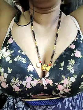 bhuvana_555のライブXXXチャット