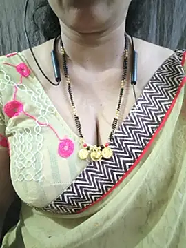 bhuvana_555のライブXXXチャット