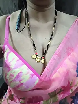 bhuvana_555's Live XXX Chat