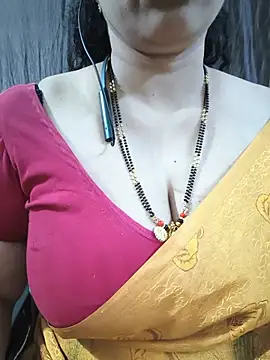 Chat XXX en directo de bhuvana_555