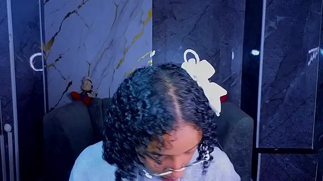 Violeth_bn Webbikameraesitys