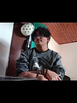 Show modela __JaviJavi na web-kameri