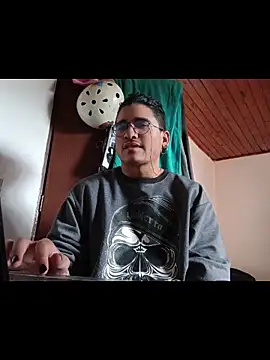 Show modela __JaviJavi na web-kameri