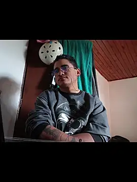 Show modela __JaviJavi na web-kameri