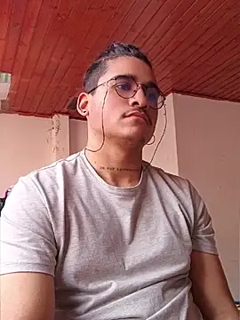 Show modela __JaviJavi na web-kameri