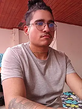 Show modela __JaviJavi na web-kameri