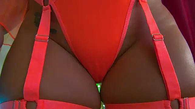 Foxxxy_MILF Chat XXX live