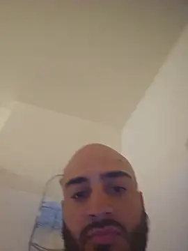 Bustinnuts69 Pertunjukan Webcam