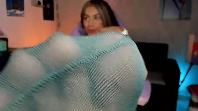 Chatroom XXX en direct de Alaia_Love77