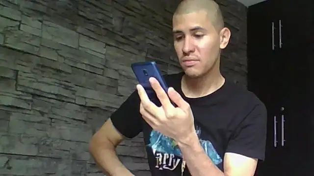 Sexylatin64 现场XXX聊天