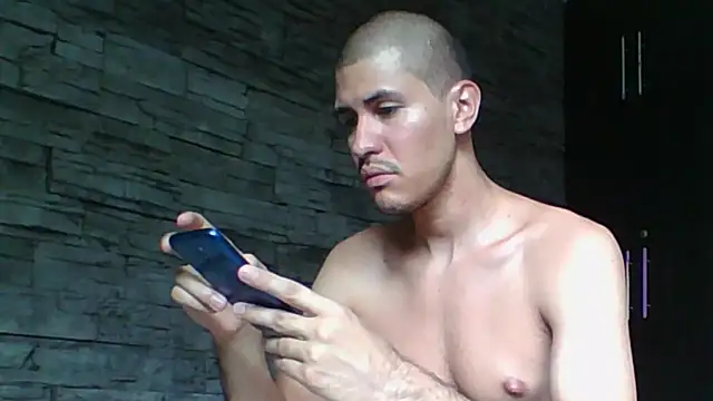 Chat +18 de Sexylatin64 ao vivo