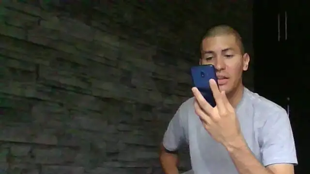 Chat +18 de Sexylatin64 ao vivo
