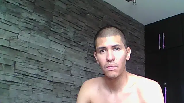 Sexylatin64 现场XXX聊天
