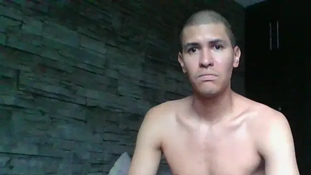 Sexylatin64のウェブカメラショー