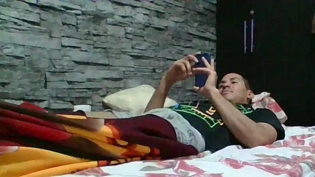 Sexylatin64 webcam show