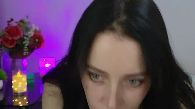 MonicaSweetx Adlı Modelin Canlı XXX Sohbeti