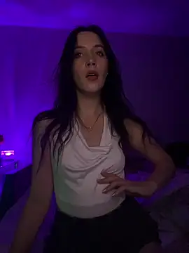 XXX chat uživo modela MonicaSweetx