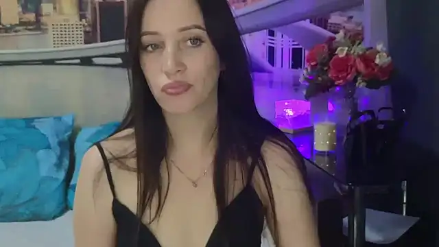 MonicaSweetx Adlı Modelin Canlı XXX Sohbeti