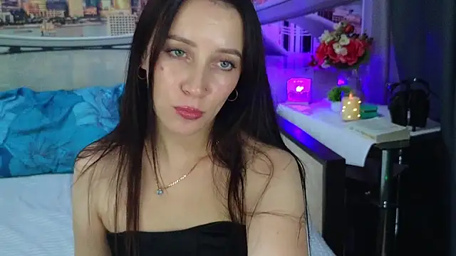 MonicaSweetx: онлайн-секс-чат