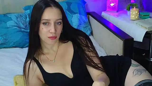 XXX chat uživo modela MonicaSweetx