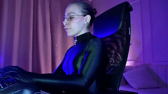XXX chat uživo modela AphexQueen