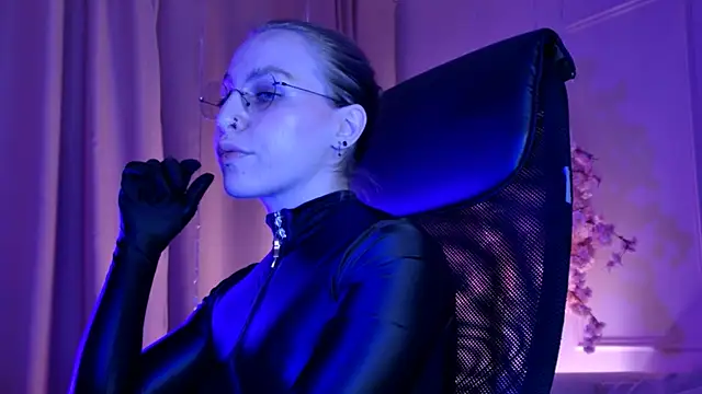 Онлайн чат XXX AphexQueen