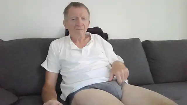 Pokazy przed kamerką – naturiste974