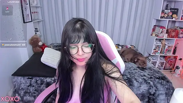 XXX chat uživo modela misshoneyxxx