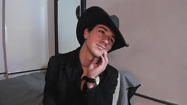 הופעת וובקאם של Andy_Joy_