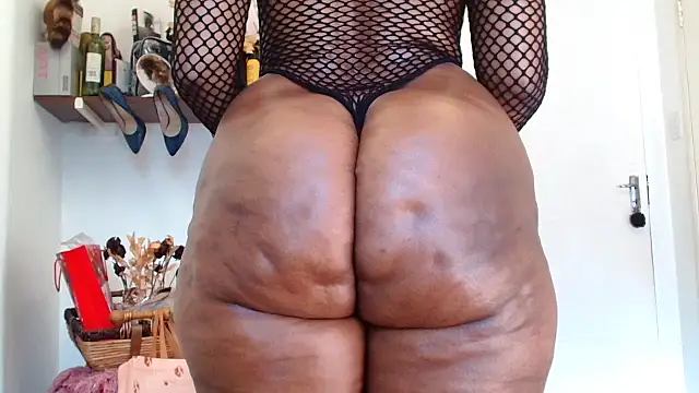xTALLSEXYBUMx's Live XXX Chat