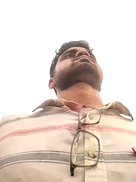 הופעת וובקאם של Arsalan_Sheikh