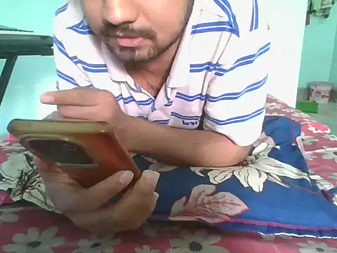 Show modela Arsalan_Sheikh na web-kameri