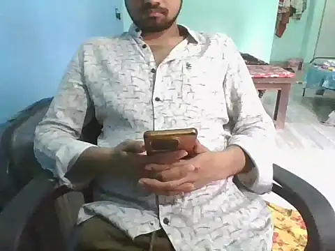Show modela Ishaan_India na web-kameri
