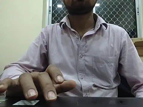 Show modela Ishaan_India na web-kameri