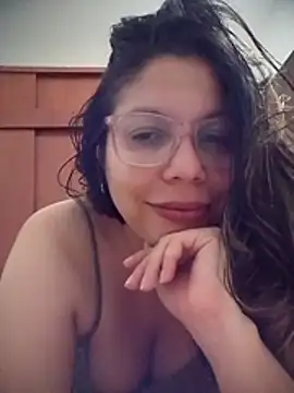 Chat +18 de Carliina_Soussa ao vivo