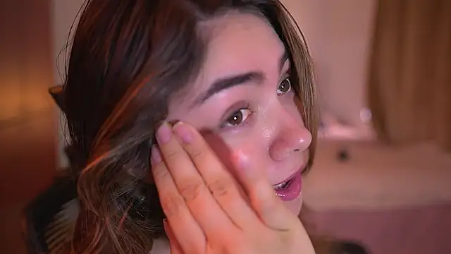 XXX chat uživo modela Lau_Bee