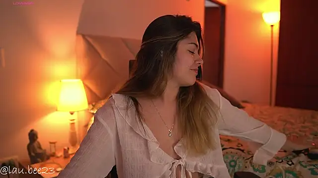 Lau_Bee Chat XXX in diretta