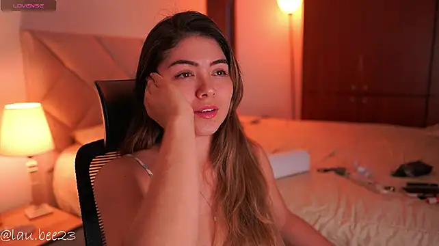 دردشة Lau_Bee الجنسية المباشرة