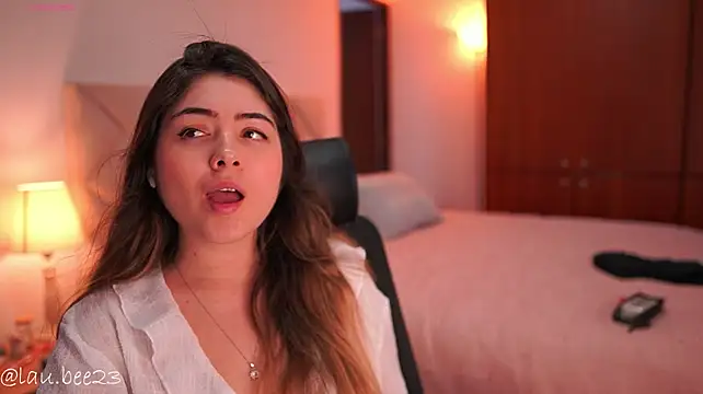 Chat XXX ao vivo de Lau_Bee