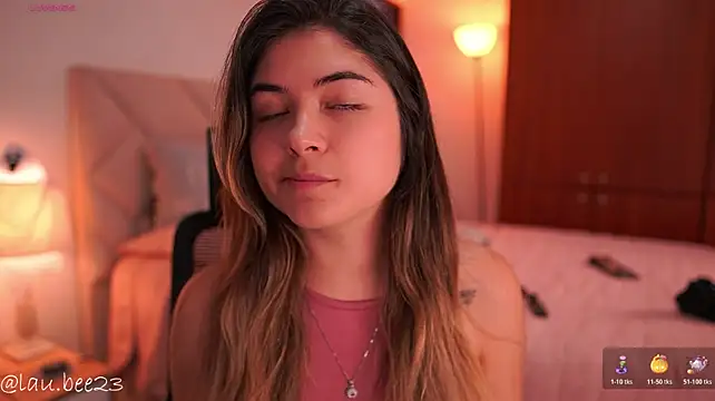 Lau_Bee Adlı Modelin Web Kamerası Şovu